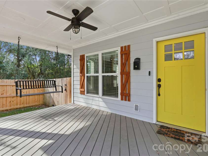 2224 Weyland Avenue, Charlotte, NC 28208.  MLS# CAR4346136, YatesRealty ID 12603. 