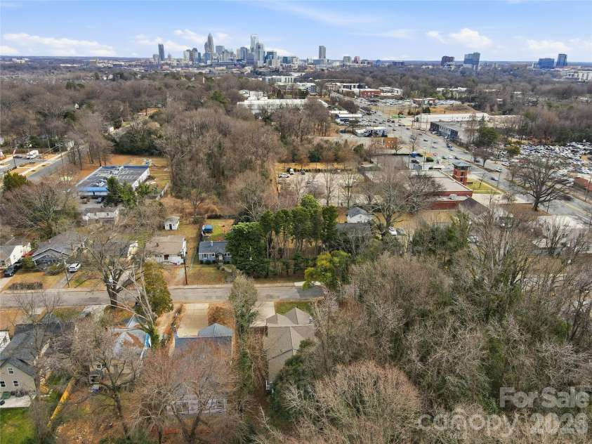 2224 Weyland Avenue, Charlotte, NC 28208.  MLS# CAR4346136, YatesRealty ID 12603. 