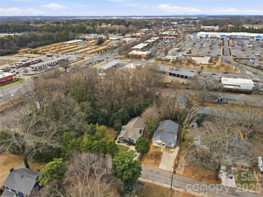 2224 Weyland Avenue, Charlotte, NC 28208.  MLS# CAR4346136, YatesRealty ID 12603. 