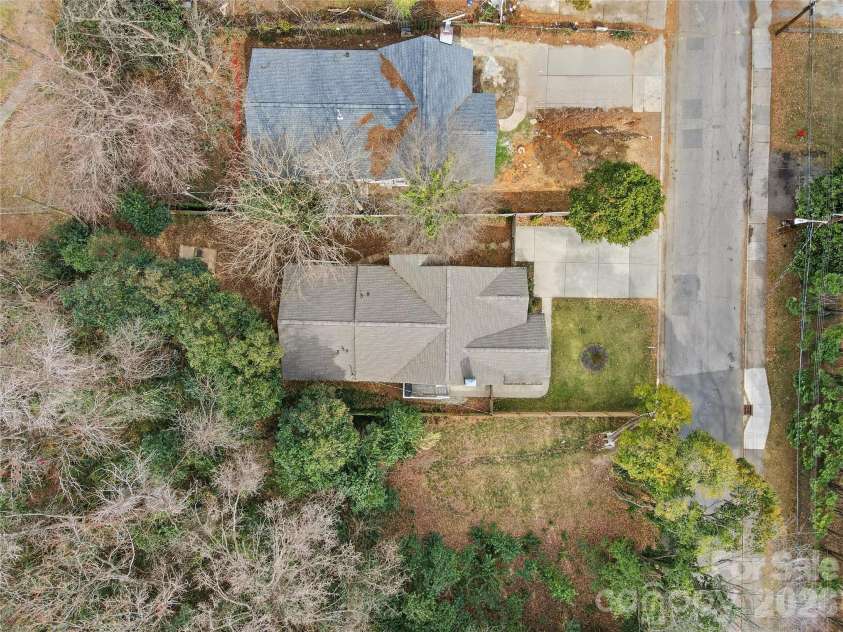 2224 Weyland Avenue, Charlotte, NC 28208.  MLS# CAR4346136, YatesRealty ID 12603. 