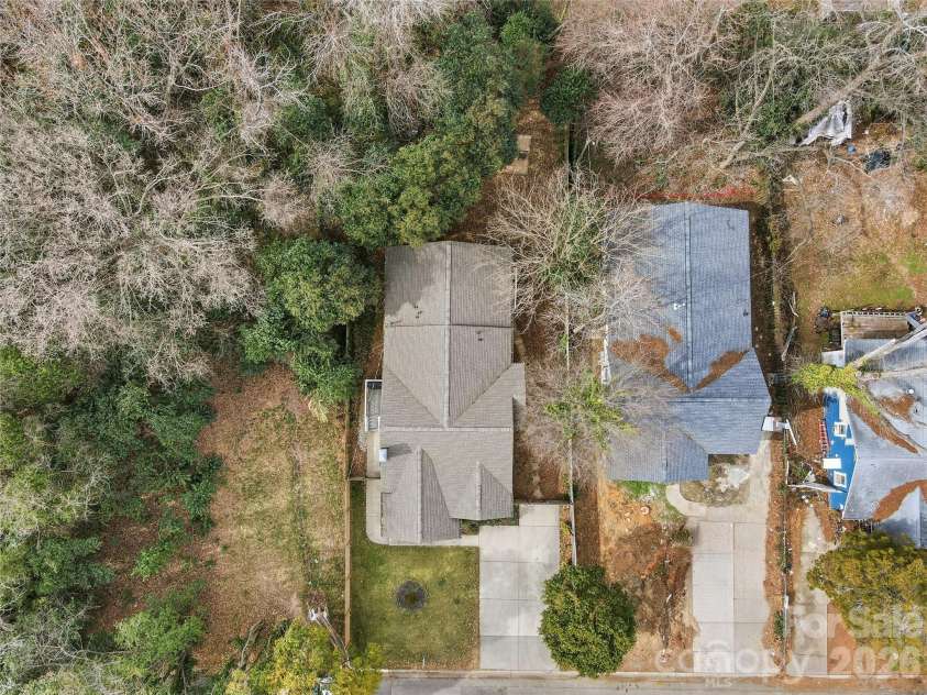 2224 Weyland Avenue, Charlotte, NC 28208.  MLS# CAR4346136, YatesRealty ID 12603. 