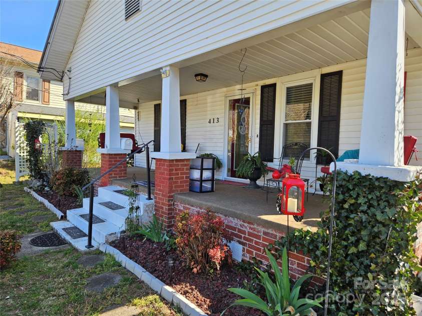 413 Morganton Street, Valdese, NC 28690.  MLS# CAR4241886, YatesRealty ID 12603. 