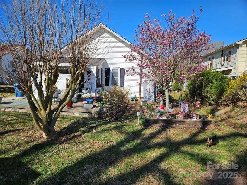 413 Morganton Street, Valdese, NC 28690.  MLS# CAR4241886, YatesRealty ID 12603. 