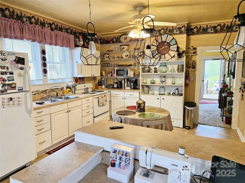 413 Morganton Street, Valdese, NC 28690.  MLS# CAR4241886, YatesRealty ID 12603. 