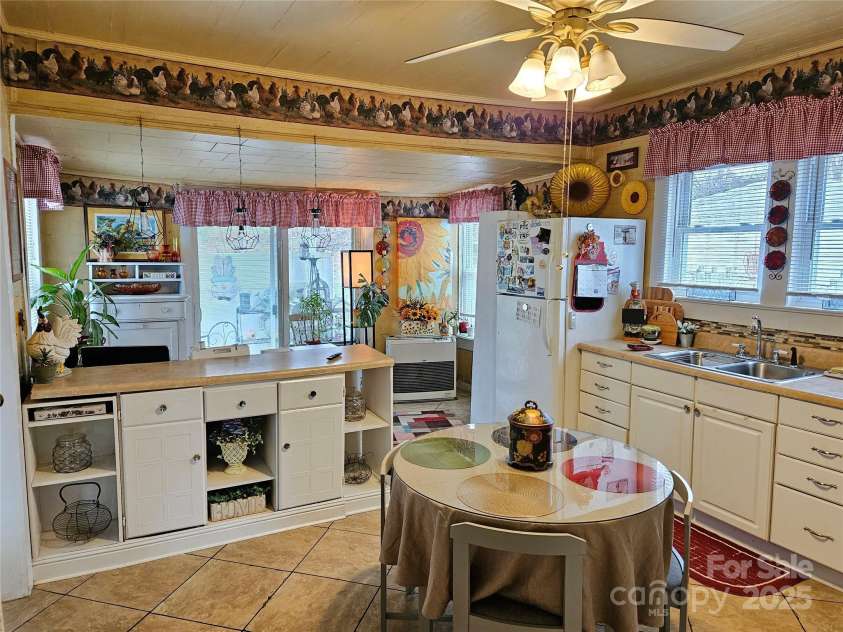 413 Morganton Street, Valdese, NC 28690.  MLS# CAR4241886, YatesRealty ID 12603. 