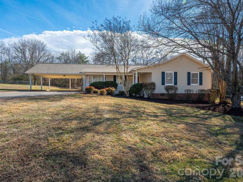 2596 Prince Drive, Lincolnton, NC 28092.  MLS# CAR4344636, YatesRealty ID 12604. 