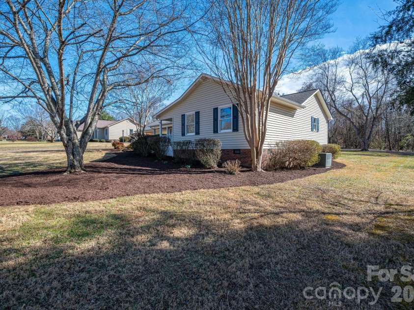 2596 Prince Drive, Lincolnton, NC 28092.  MLS# CAR4344636, YatesRealty ID 12604. 