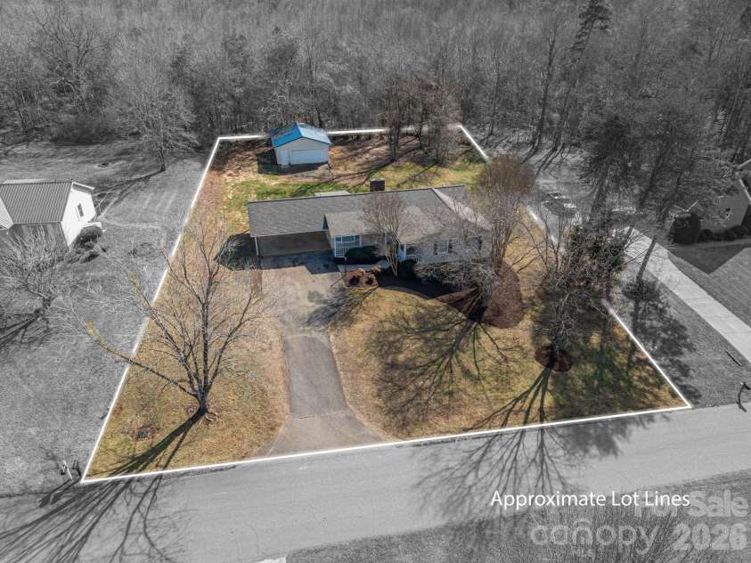 2596 Prince Drive, Lincolnton, NC 28092.  MLS# CAR4344636, YatesRealty ID 12604. 