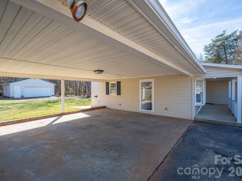 2596 Prince Drive, Lincolnton, NC 28092.  MLS# CAR4344636, YatesRealty ID 12604. 