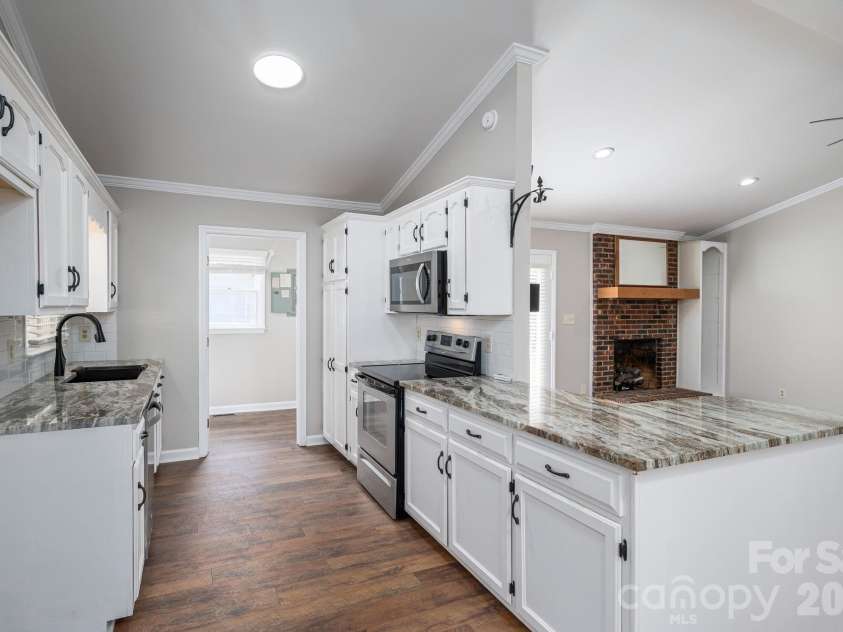 2596 Prince Drive, Lincolnton, NC 28092.  MLS# CAR4344636, YatesRealty ID 12604. KITCHEN