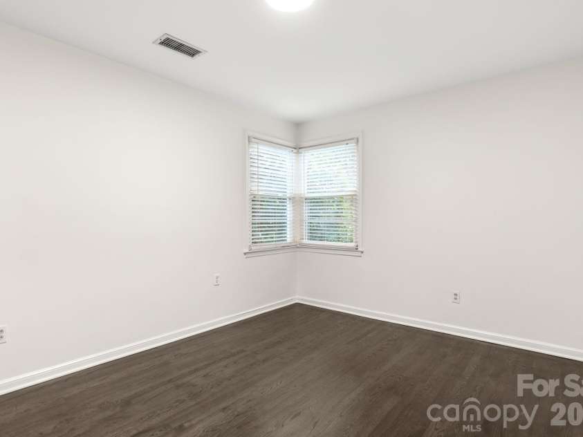 212 Wakefield Drive, Charlotte, NC 28209.  MLS# CAR4406232, YatesRealty ID 12605. Bedroom 1