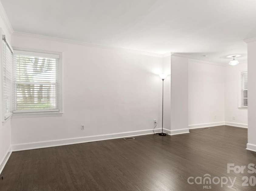 212 Wakefield Drive, Charlotte, NC 28209.  MLS# CAR4406232, YatesRealty ID 12605. Refinished hardwoods throughout!