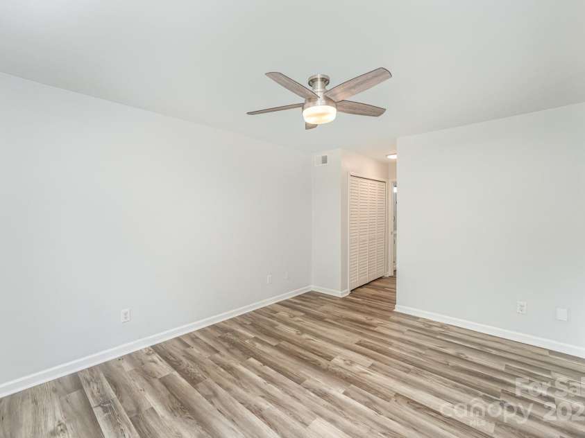 7718 Petrea Lane, Charlotte, NC 28227.  MLS# CAR4252292, YatesRealty ID 12605. 