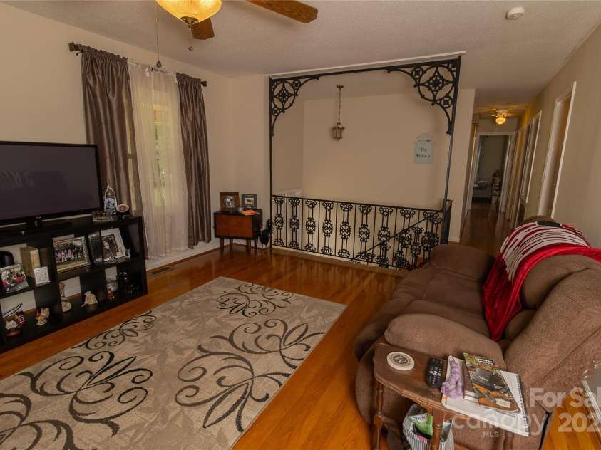 1352 Cherokee Street, Blacksburg, SC 29702.  MLS# CAR4257799, YatesRealty ID 12606. 