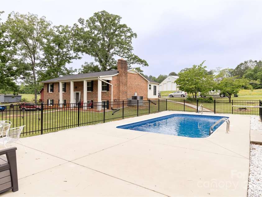 1352 Cherokee Street, Blacksburg, SC 29702.  MLS# CAR4257799, YatesRealty ID 12606. 