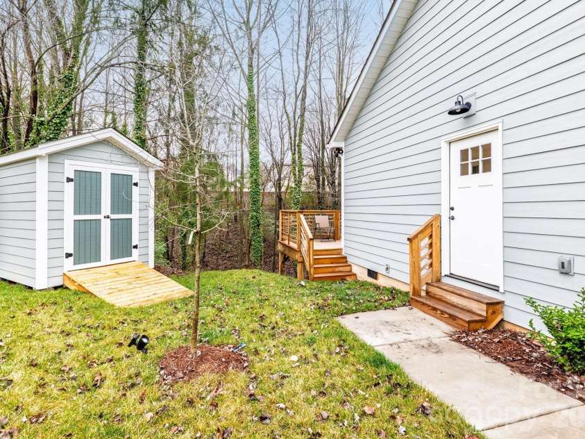 2302 Jordi Way, Charlotte, NC 28213.  MLS# CAR4351833, YatesRealty ID 12606. 