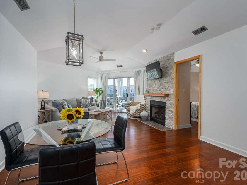 1018 Southwest Drive, Davidson, NC 28036.  MLS# CAR4352350, YatesRealty ID 12607. 