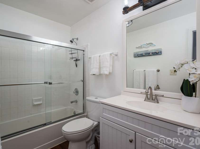 1018 Southwest Drive, Davidson, NC 28036.  MLS# CAR4352350, YatesRealty ID 12607. 