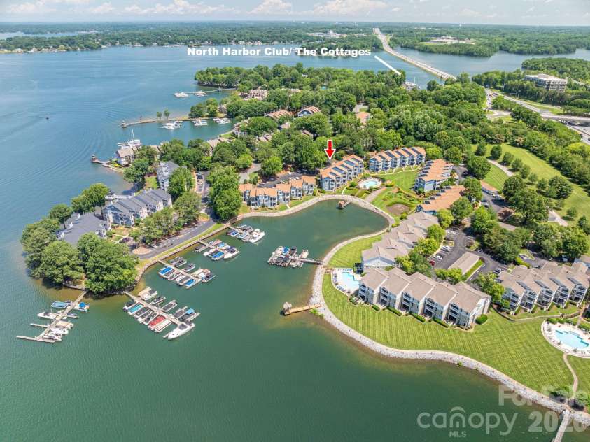 1018 Southwest Drive, Davidson, NC 28036.  MLS# CAR4352350, YatesRealty ID 12607. 