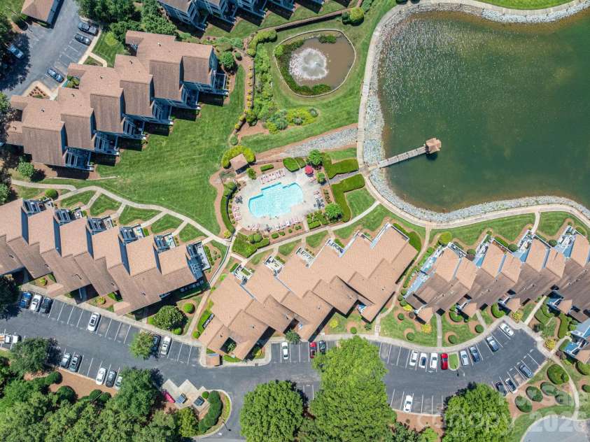 1018 Southwest Drive, Davidson, NC 28036.  MLS# CAR4352350, YatesRealty ID 12607. 
