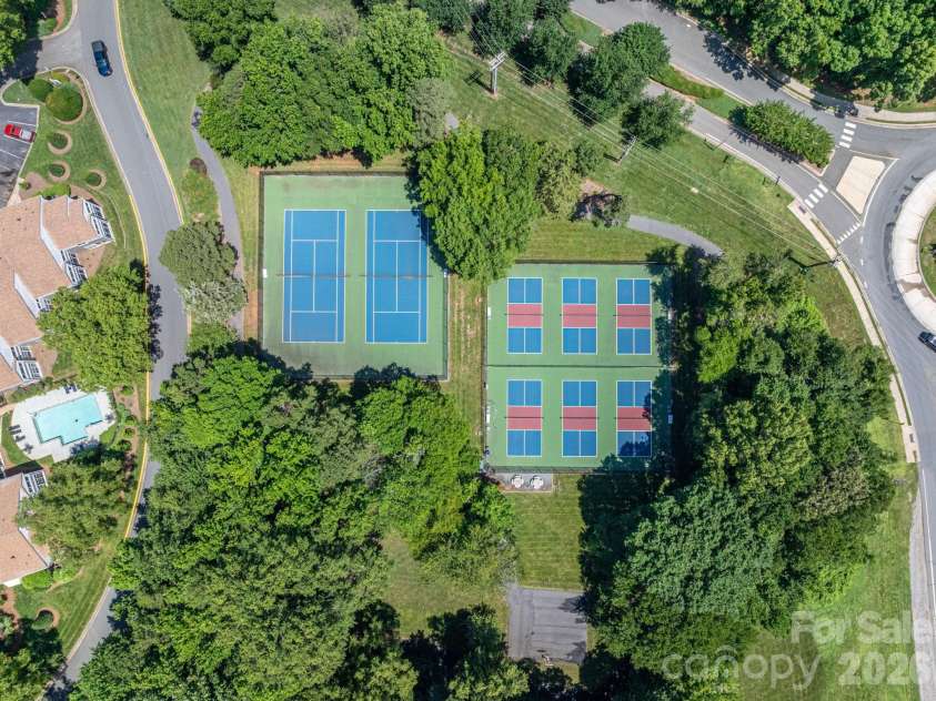 1018 Southwest Drive, Davidson, NC 28036.  MLS# CAR4352350, YatesRealty ID 12607. Courts