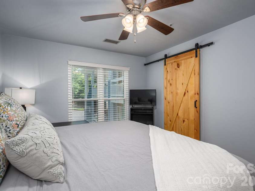 1018 Southwest Drive, Davidson, NC 28036.  MLS# CAR4352350, YatesRealty ID 12607. Guest/bedroom 2