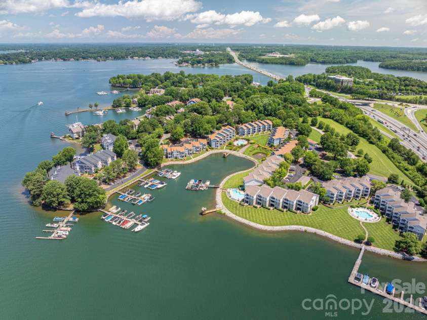 1018 Southwest Drive, Davidson, NC 28036.  MLS# CAR4352350, YatesRealty ID 12607. Hello Lake Norman!