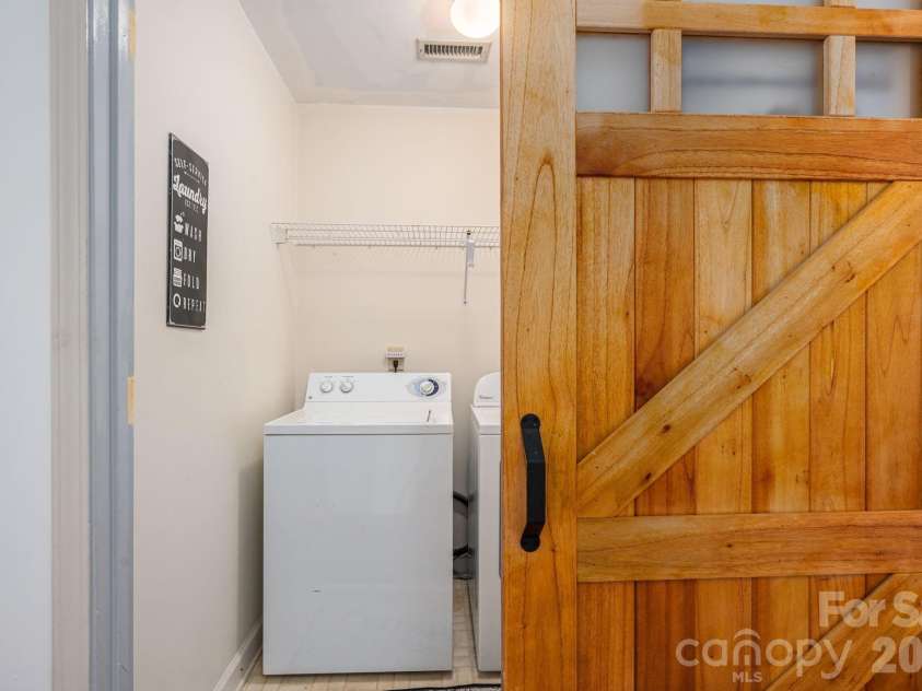 1018 Southwest Drive, Davidson, NC 28036.  MLS# CAR4352350, YatesRealty ID 12607. Laundry 