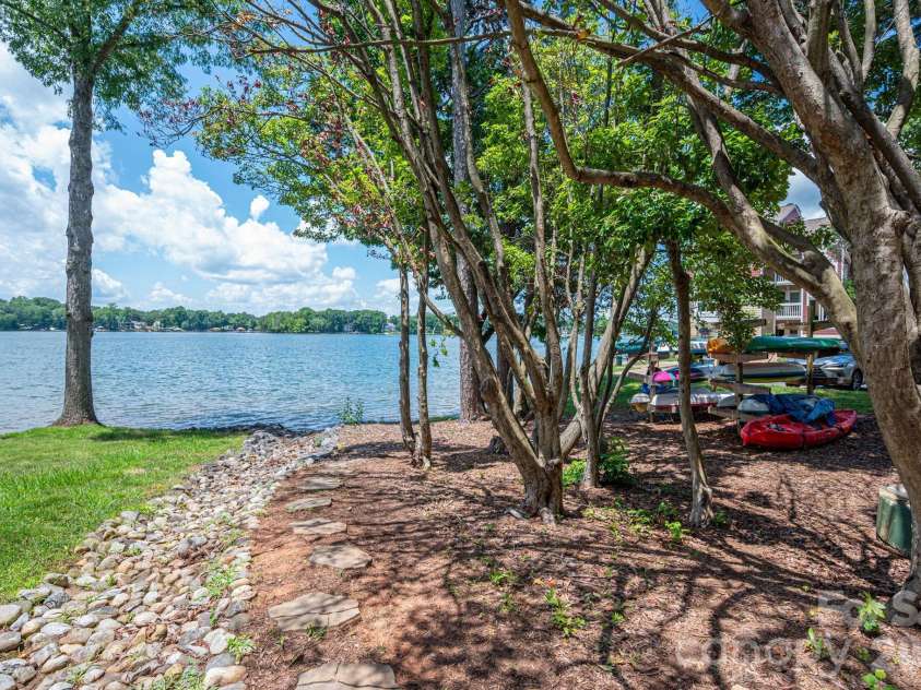 1018 Southwest Drive, Davidson, NC 28036.  MLS# CAR4352350, YatesRealty ID 12607. Paddle board launch