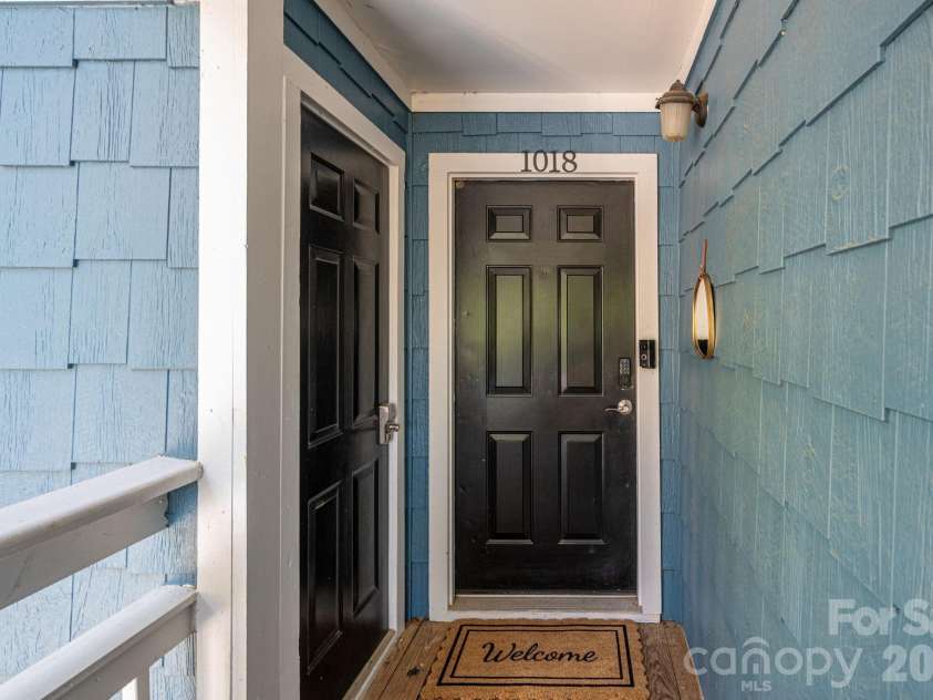 1018 Southwest Drive, Davidson, NC 28036.  MLS# CAR4352350, YatesRealty ID 12607. Welcome Home!