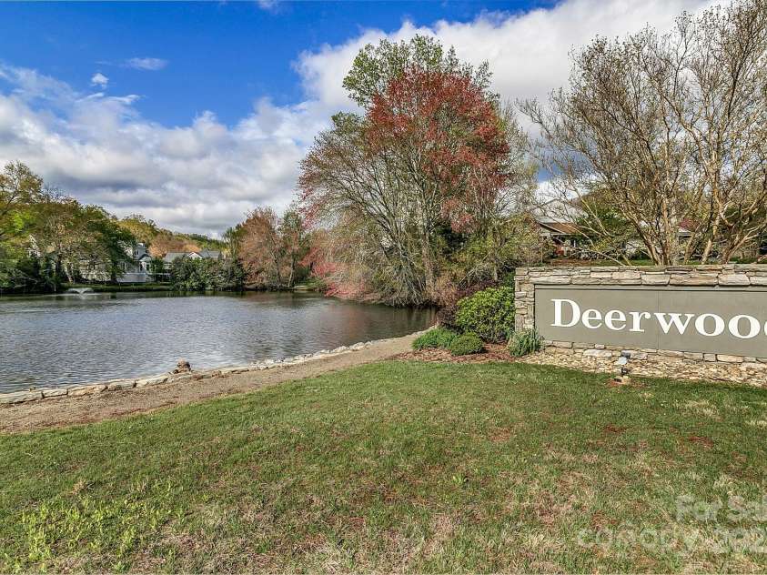 104 Parkway Court, Asheville, NC 28803.  MLS# CAR4246804, YatesRealty ID 12607. 