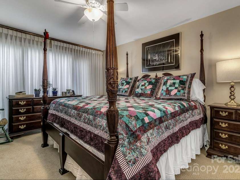 104 Parkway Court, Asheville, NC 28803.  MLS# CAR4246804, YatesRealty ID 12607. 