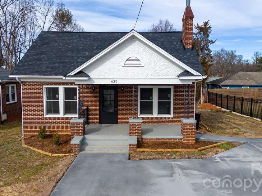 430 Green Street, Morganton, NC 28655.  MLS# CAR4346598, YatesRealty ID 12608. 