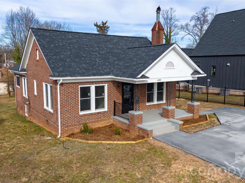 430 Green Street, Morganton, NC 28655.  MLS# CAR4346598, YatesRealty ID 12608. 