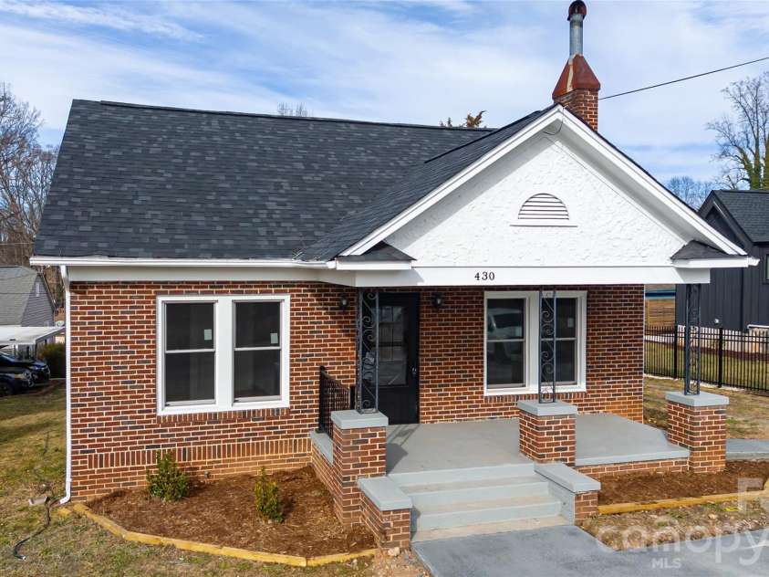 430 Green Street, Morganton, NC 28655.  MLS# CAR4346598, YatesRealty ID 12608. 