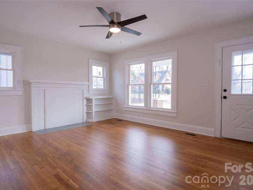 430 Green Street, Morganton, NC 28655.  MLS# CAR4346598, YatesRealty ID 12608. 
