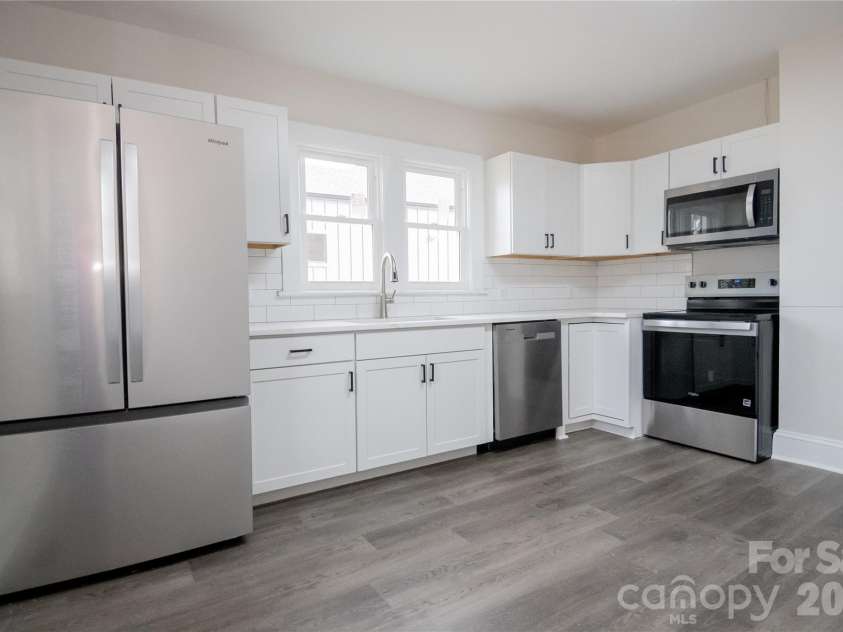 430 Green Street, Morganton, NC 28655.  MLS# CAR4346598, YatesRealty ID 12608. 