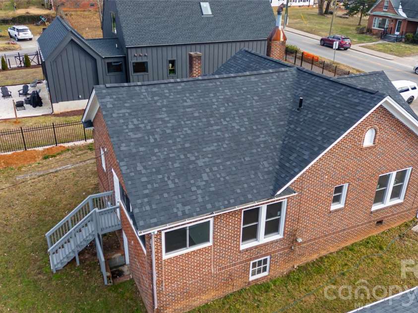 430 Green Street, Morganton, NC 28655.  MLS# CAR4346598, YatesRealty ID 12608. 