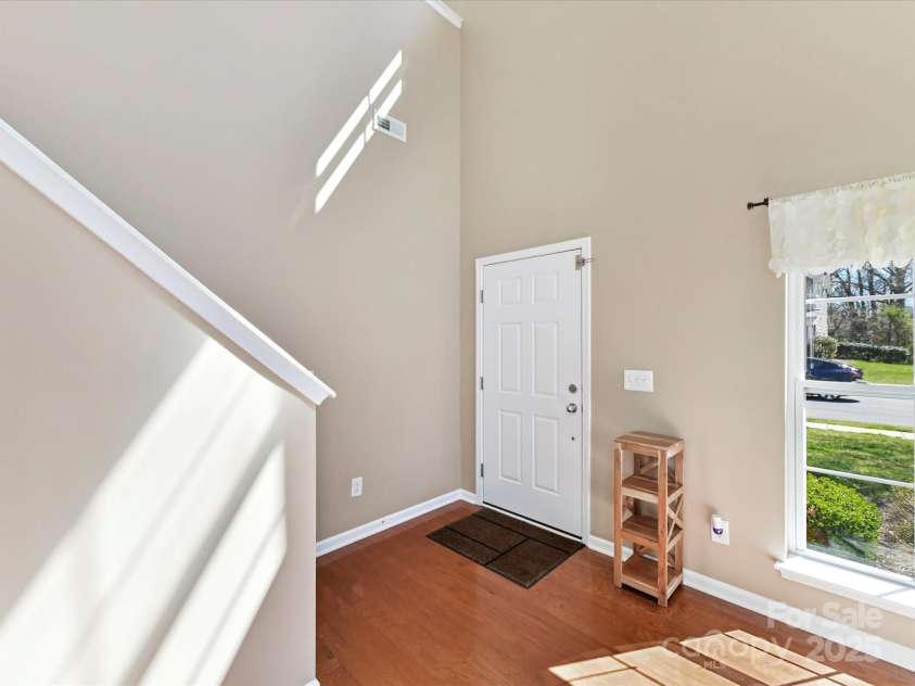 4634 Craigmoss Lane, Charlotte, NC 28278.  MLS# CAR4235541, YatesRealty ID 12608. 