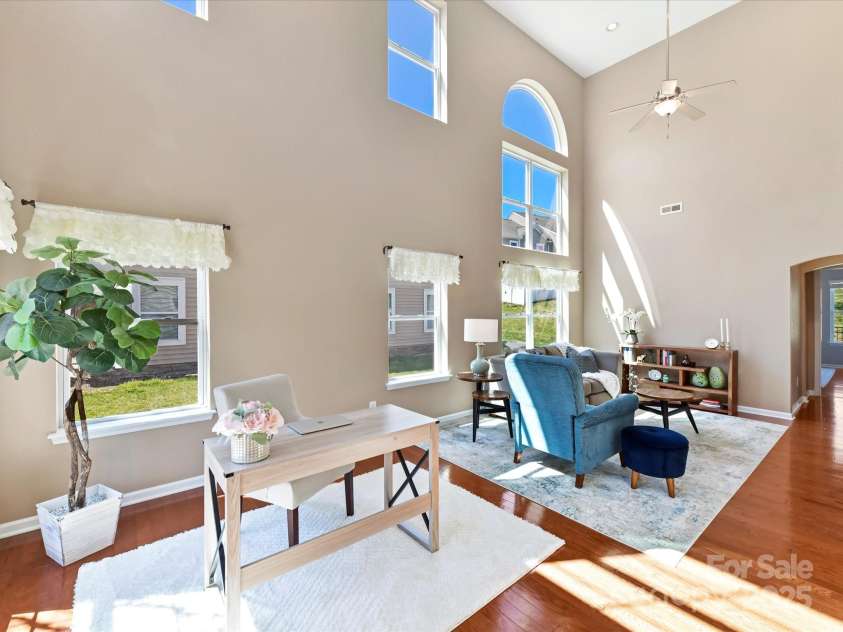 4634 Craigmoss Lane, Charlotte, NC 28278.  MLS# CAR4235541, YatesRealty ID 12608. 