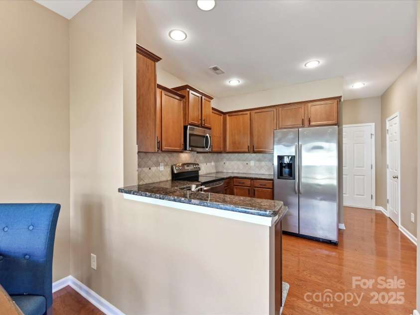 4634 Craigmoss Lane, Charlotte, NC 28278.  MLS# CAR4235541, YatesRealty ID 12608. 