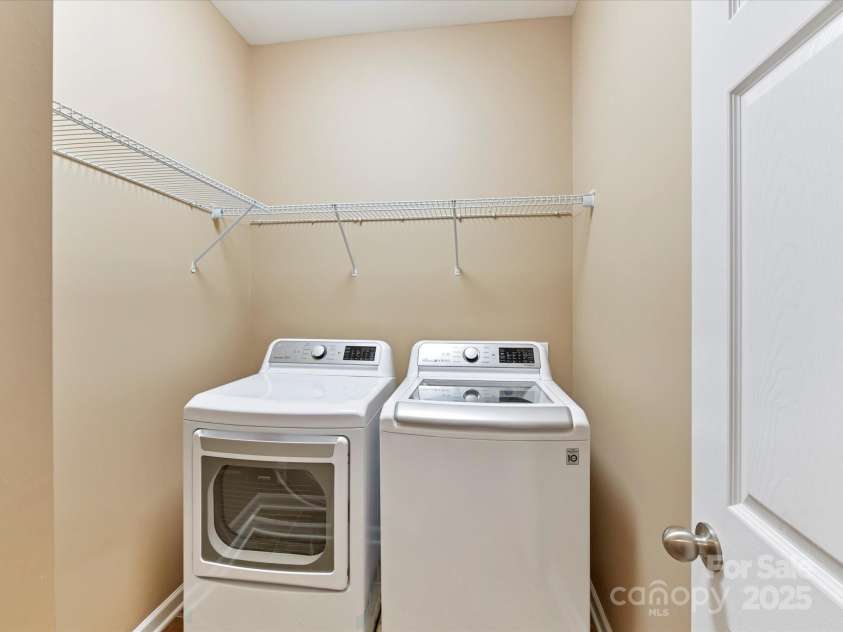 4634 Craigmoss Lane, Charlotte, NC 28278.  MLS# CAR4235541, YatesRealty ID 12608. 