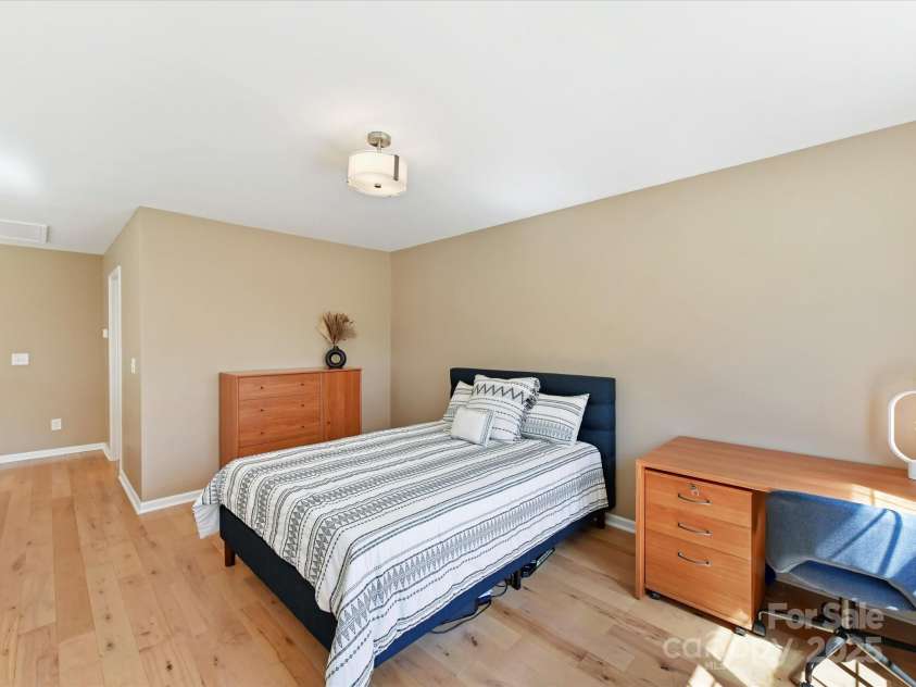 4634 Craigmoss Lane, Charlotte, NC 28278.  MLS# CAR4235541, YatesRealty ID 12608. 