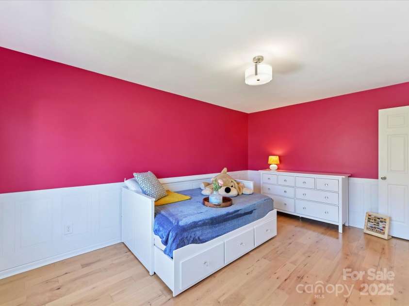 4634 Craigmoss Lane, Charlotte, NC 28278.  MLS# CAR4235541, YatesRealty ID 12608. 