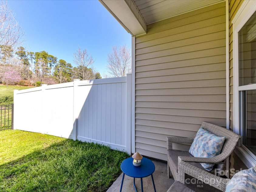 4634 Craigmoss Lane, Charlotte, NC 28278.  MLS# CAR4235541, YatesRealty ID 12608. 