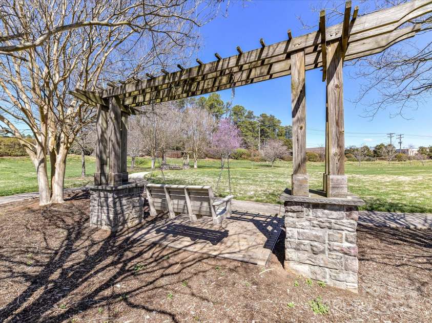 4634 Craigmoss Lane, Charlotte, NC 28278.  MLS# CAR4235541, YatesRealty ID 12608. 