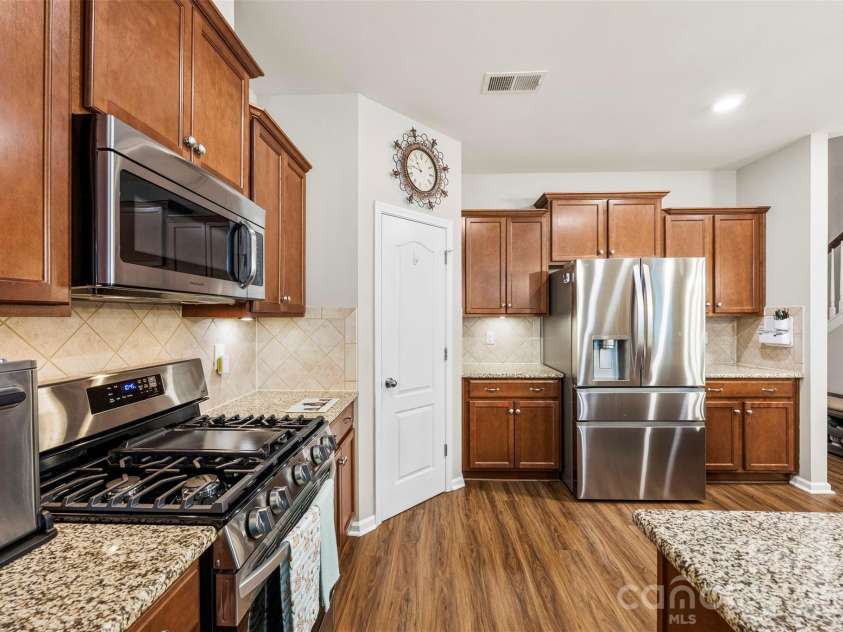 3270 Yarmouth Lane, Gastonia, NC 28056.  MLS# CAR4352828, YatesRealty ID 12609. 