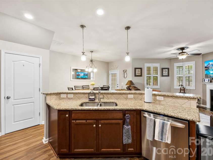 3270 Yarmouth Lane, Gastonia, NC 28056.  MLS# CAR4352828, YatesRealty ID 12609. 