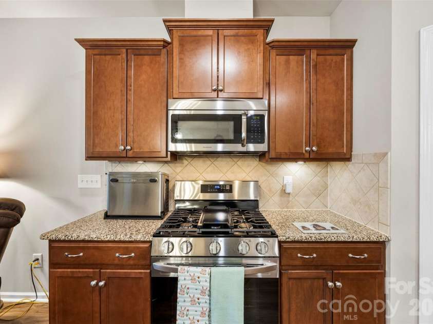3270 Yarmouth Lane, Gastonia, NC 28056.  MLS# CAR4352828, YatesRealty ID 12609. 