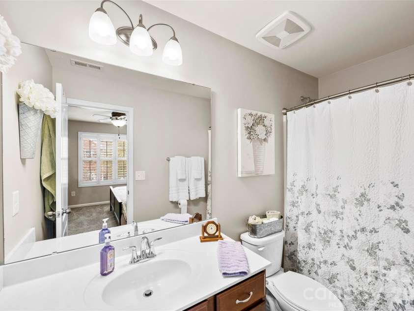 3270 Yarmouth Lane, Gastonia, NC 28056.  MLS# CAR4352828, YatesRealty ID 12609. 